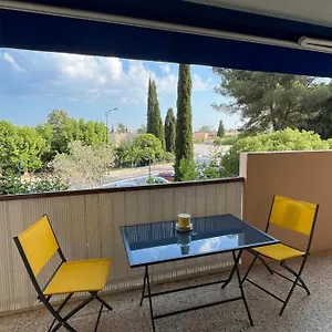 https://appartement-t2-hyeres-grand-balcon.aixenprovencehotels.org